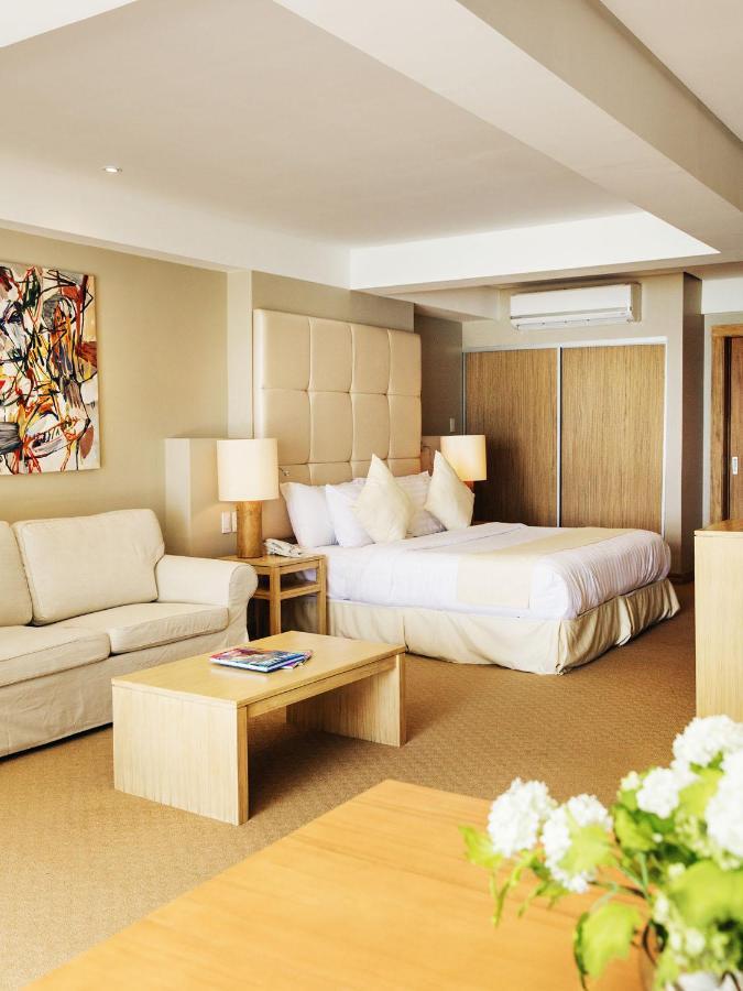 Executive Suite,1277989027:JPEG